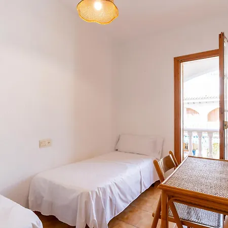 Rentafive Parking Frente A La Playa Tamarit Holiday home Santa Pola