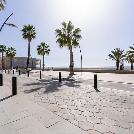 Rentafive Parking Frente A La Playa Tamarit